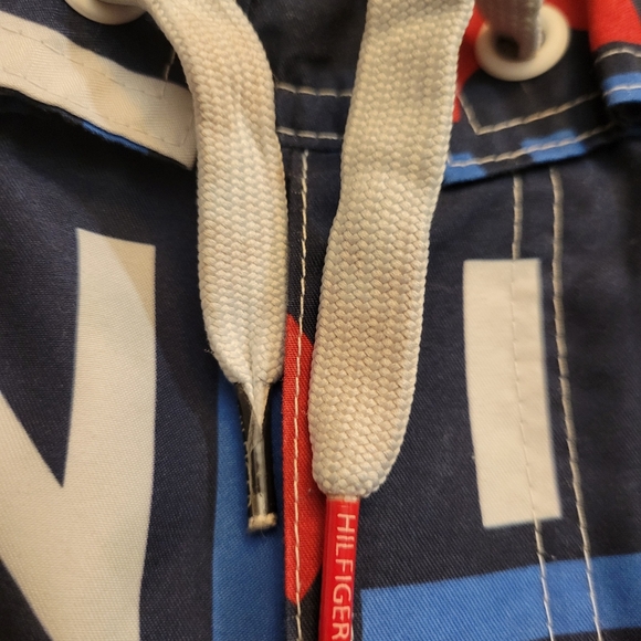 TWO BOY SHORTS TOMMY HILFIGER AND OLD NAVY SZ 12-14 and 14-16 - Picture 4 of 16